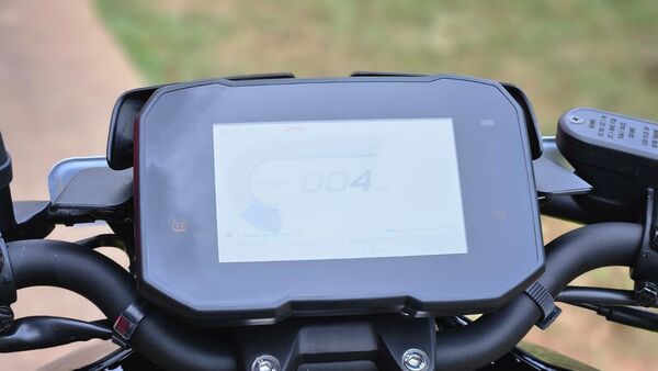 The TFT cluster on the higher variants is very smooth, changes graphics with the ride modes and also has switchgear derived from the Apache RTR 310.