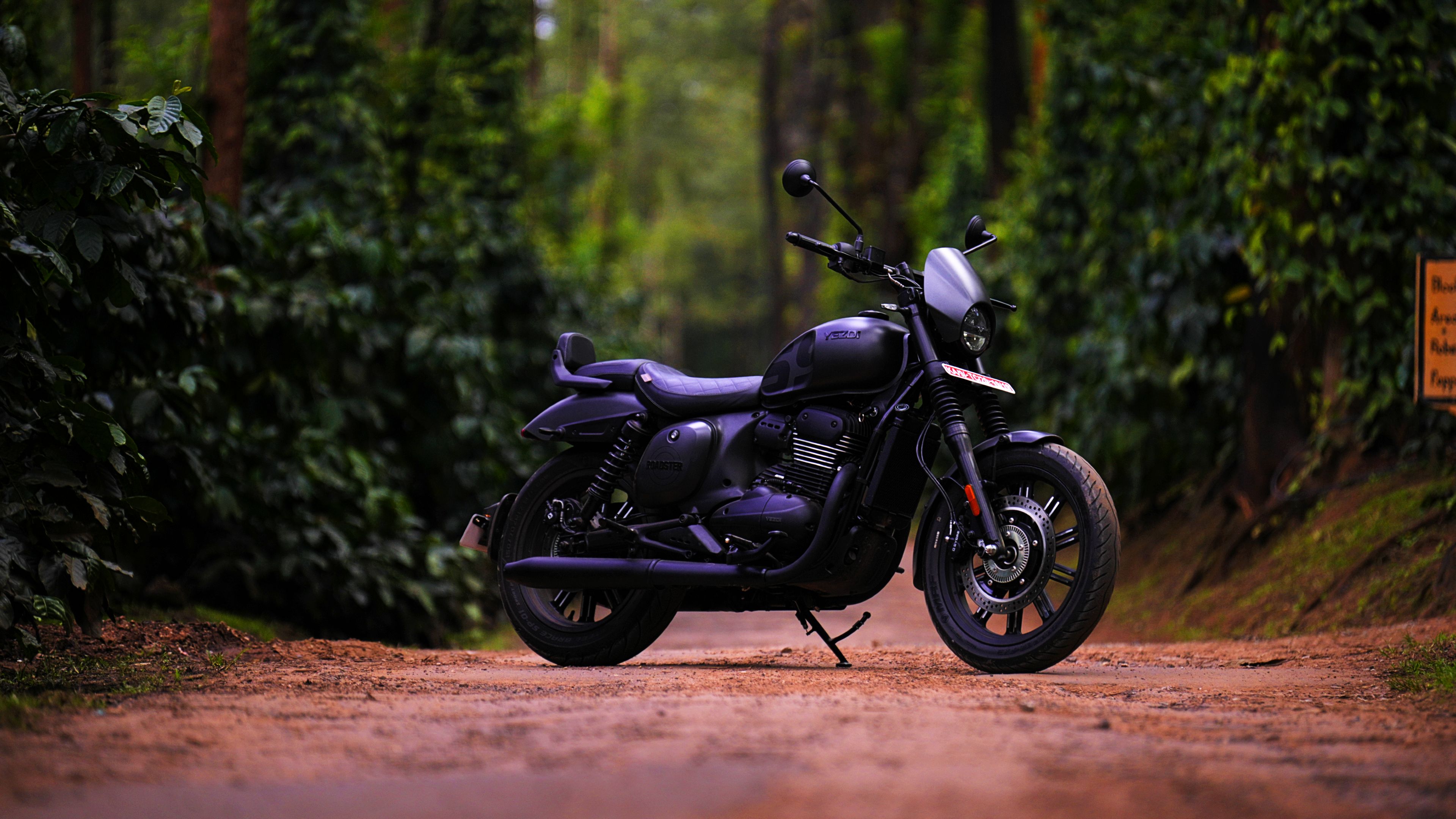 2025 Yezdi Roadster Review 