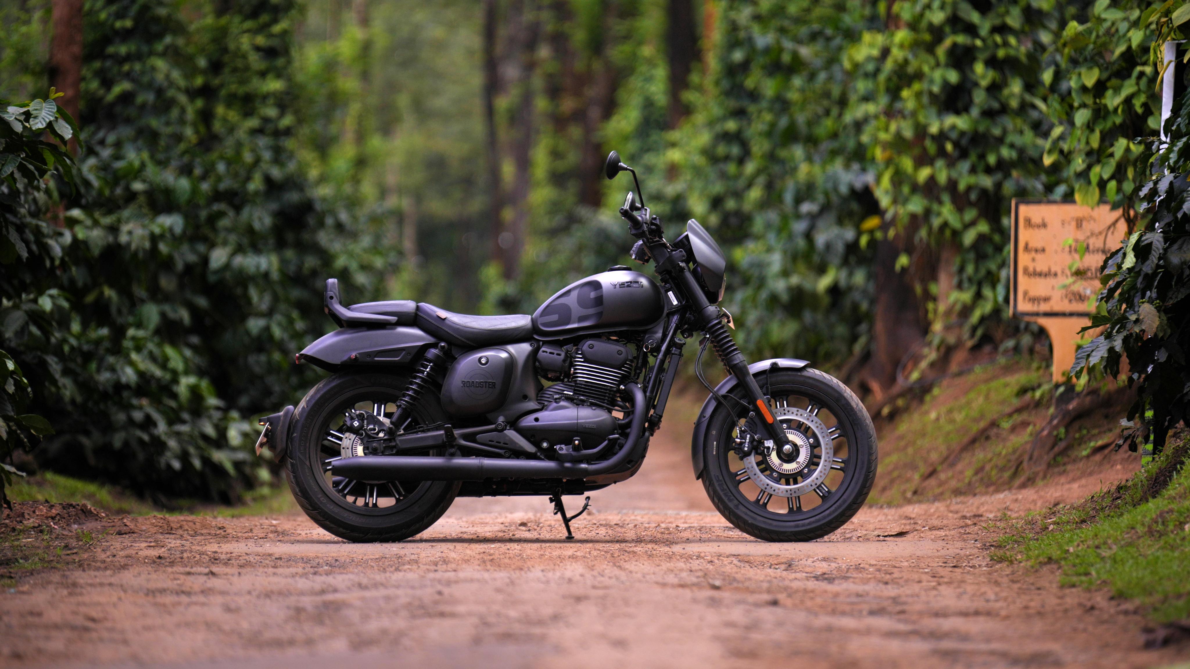 2025 Yezdi Roadster Review