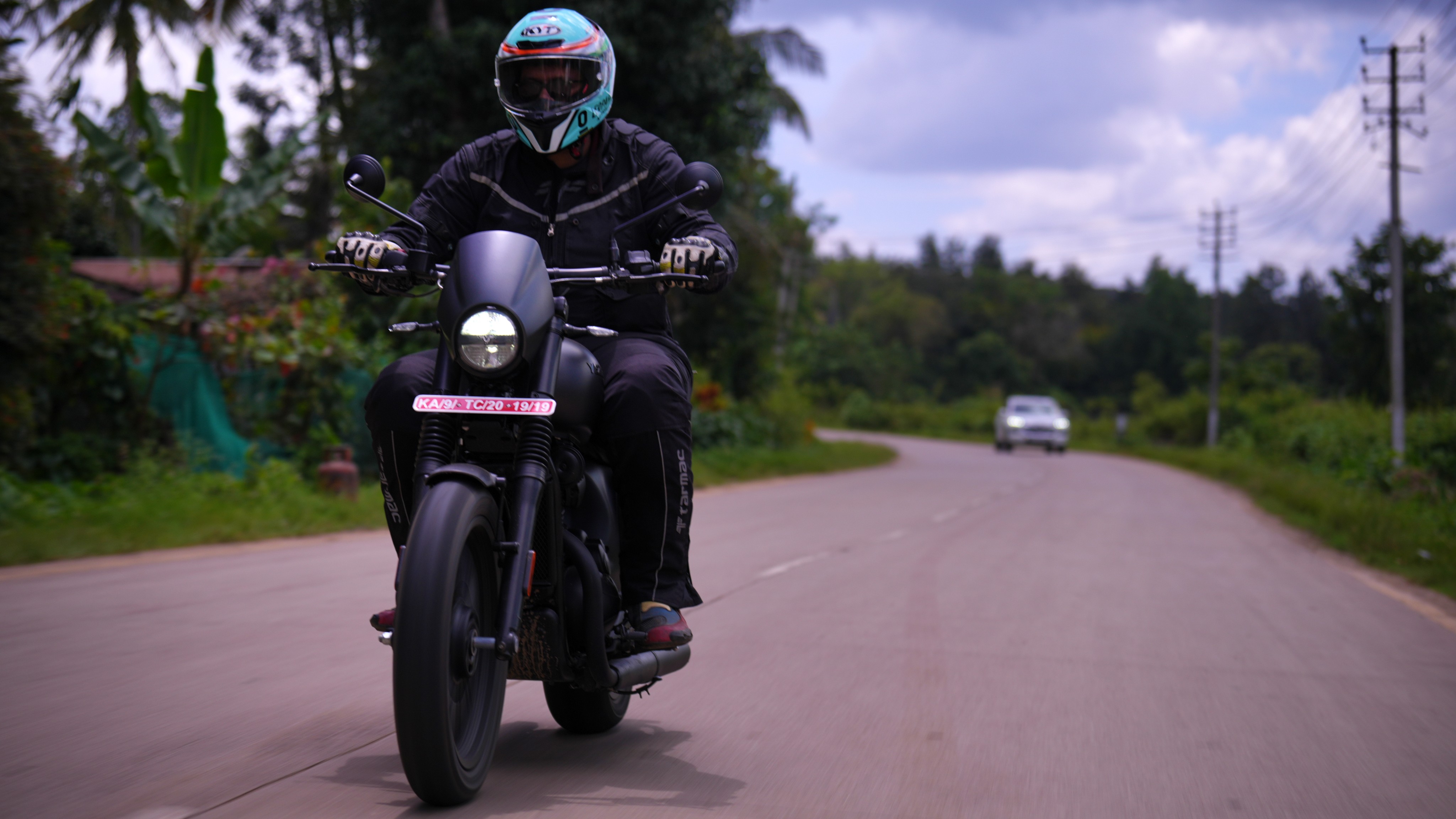 2025 Yezdi Roadster Review 