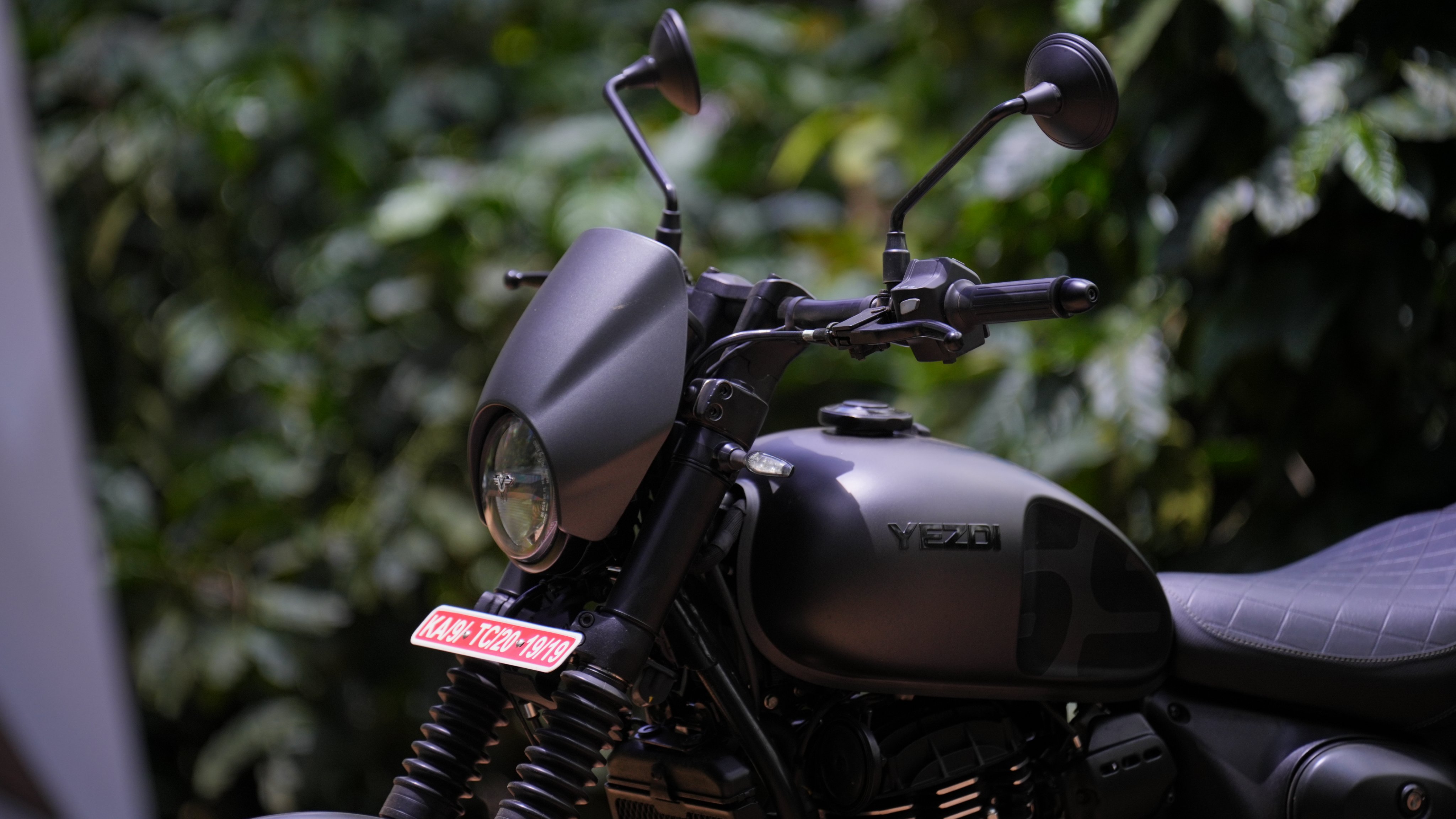 2025 Yezdi Roadster Review 