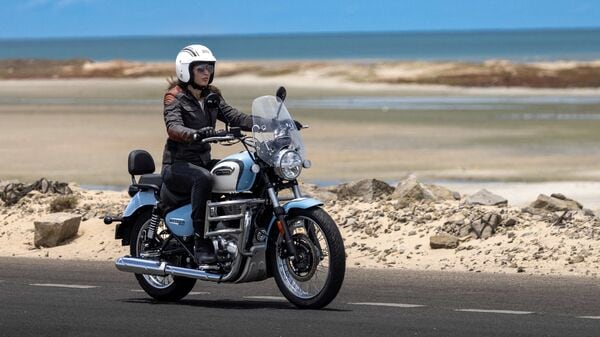 Royal Enfield Meteor 350 Aurora