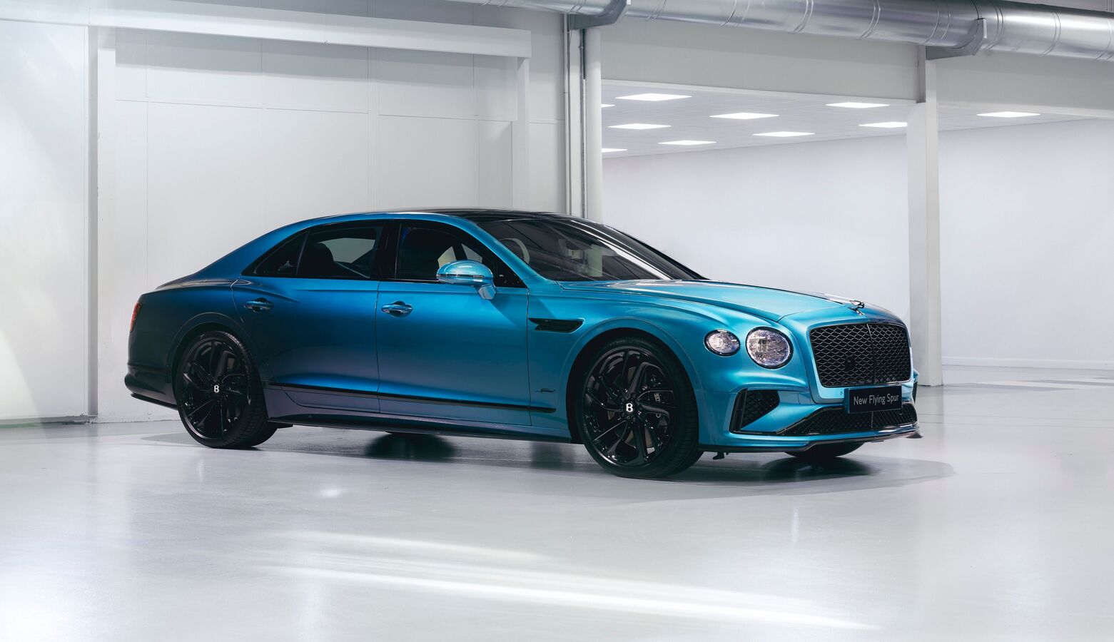 Bentley introduces exclusive ‘Ombre by Mulliner’ paint finish for Flying Spur