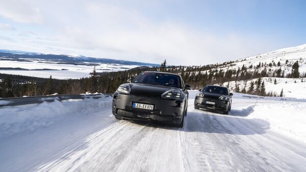 Porsche cayenne electric