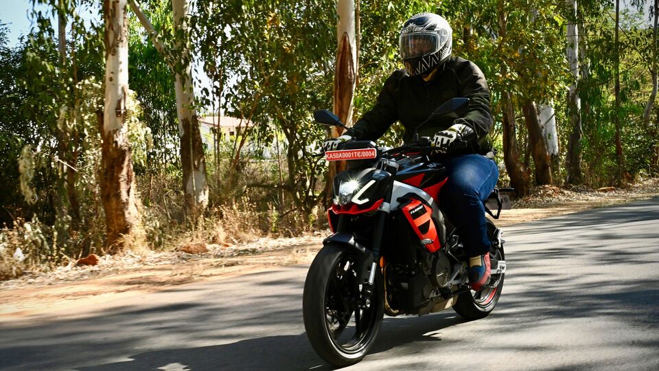 Aprilia Tuono 457