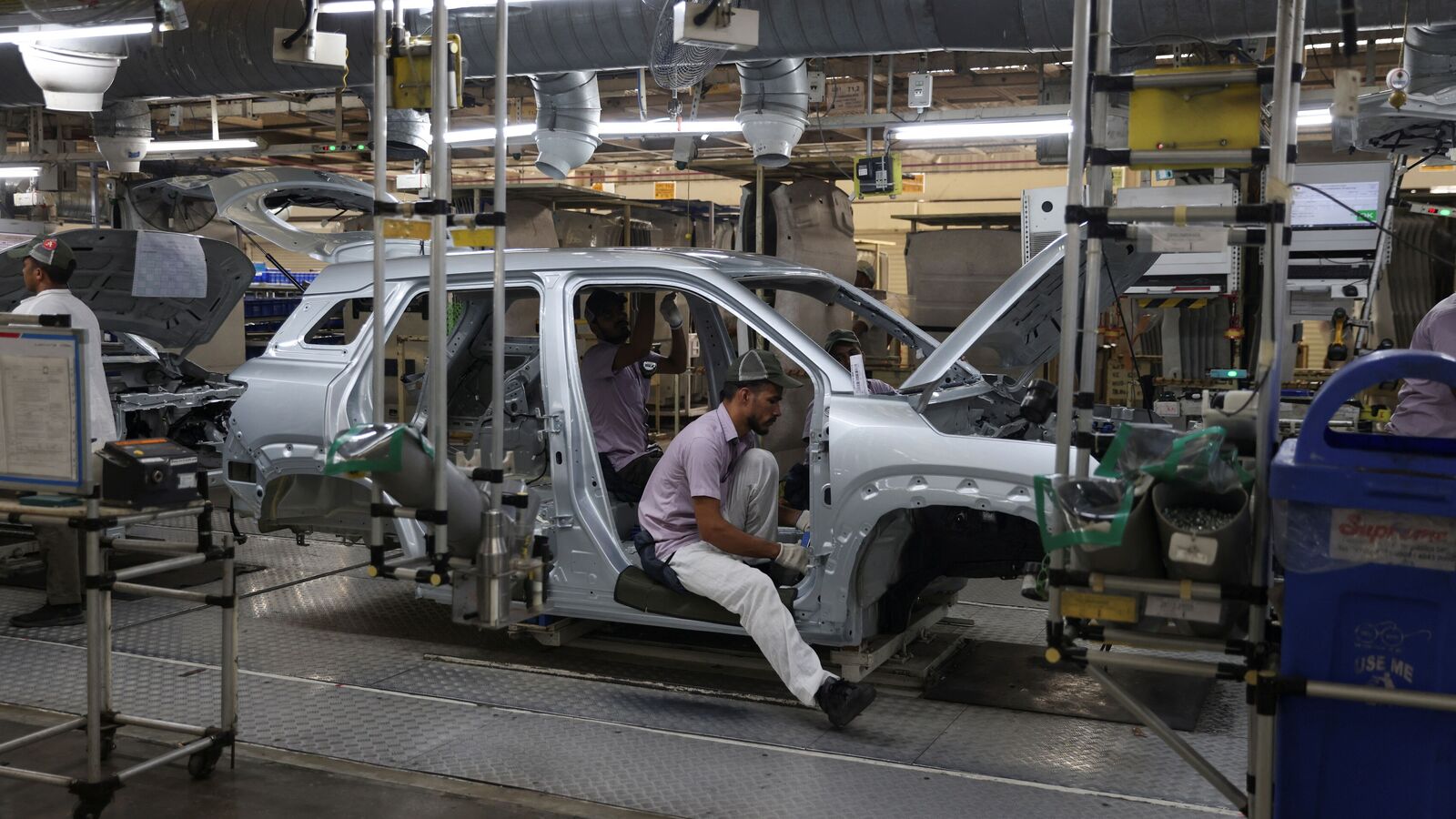 Indian auto industry faced innovation test amid Chinese EV dominance