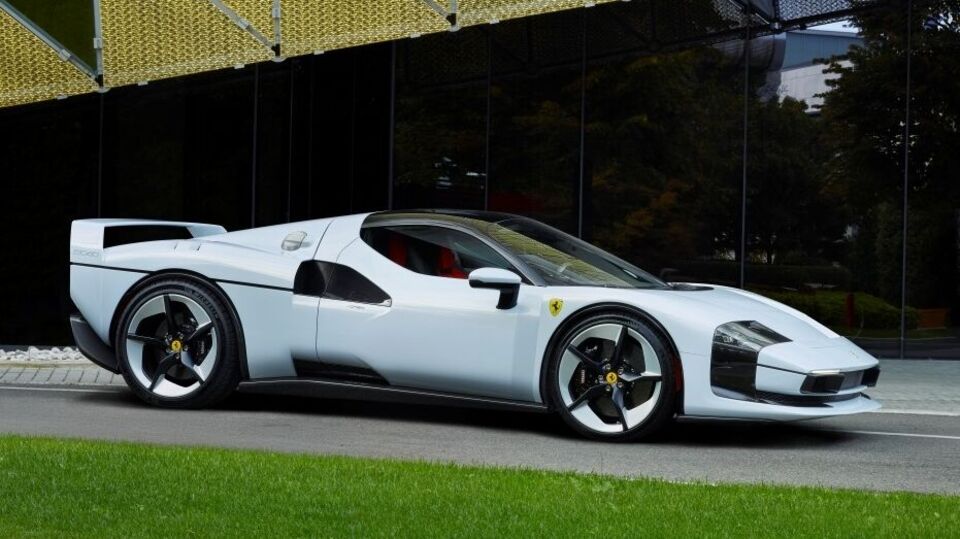 Ferrari SC40 unveiled as a one-off tribute to the legendary F40