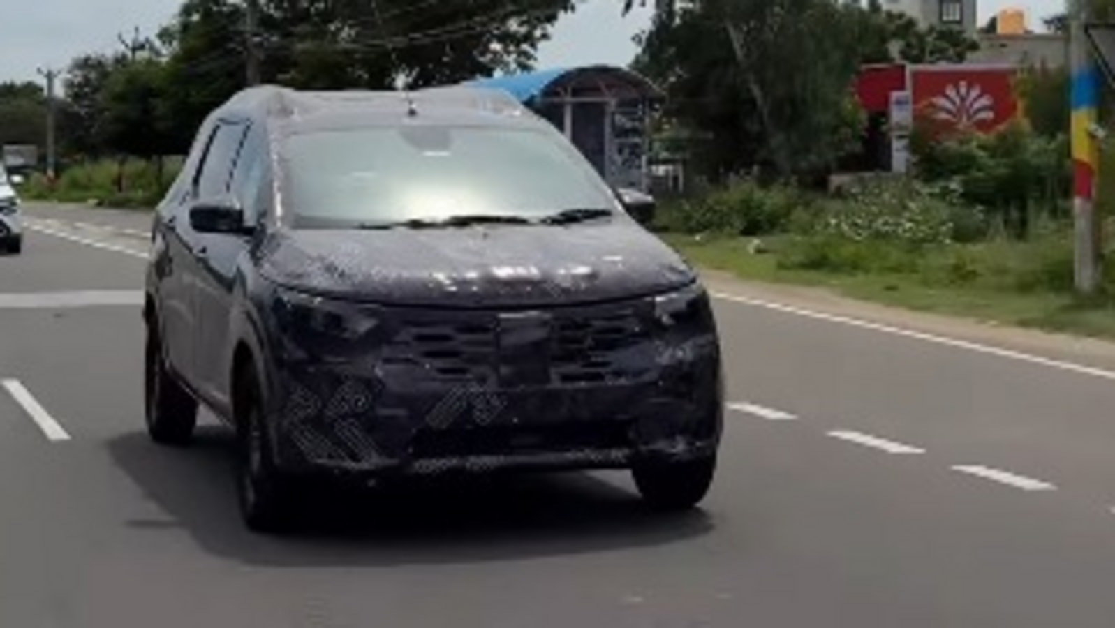 Watch: Upcoming Nissan MPV spied testing in camouflage; What to expect…