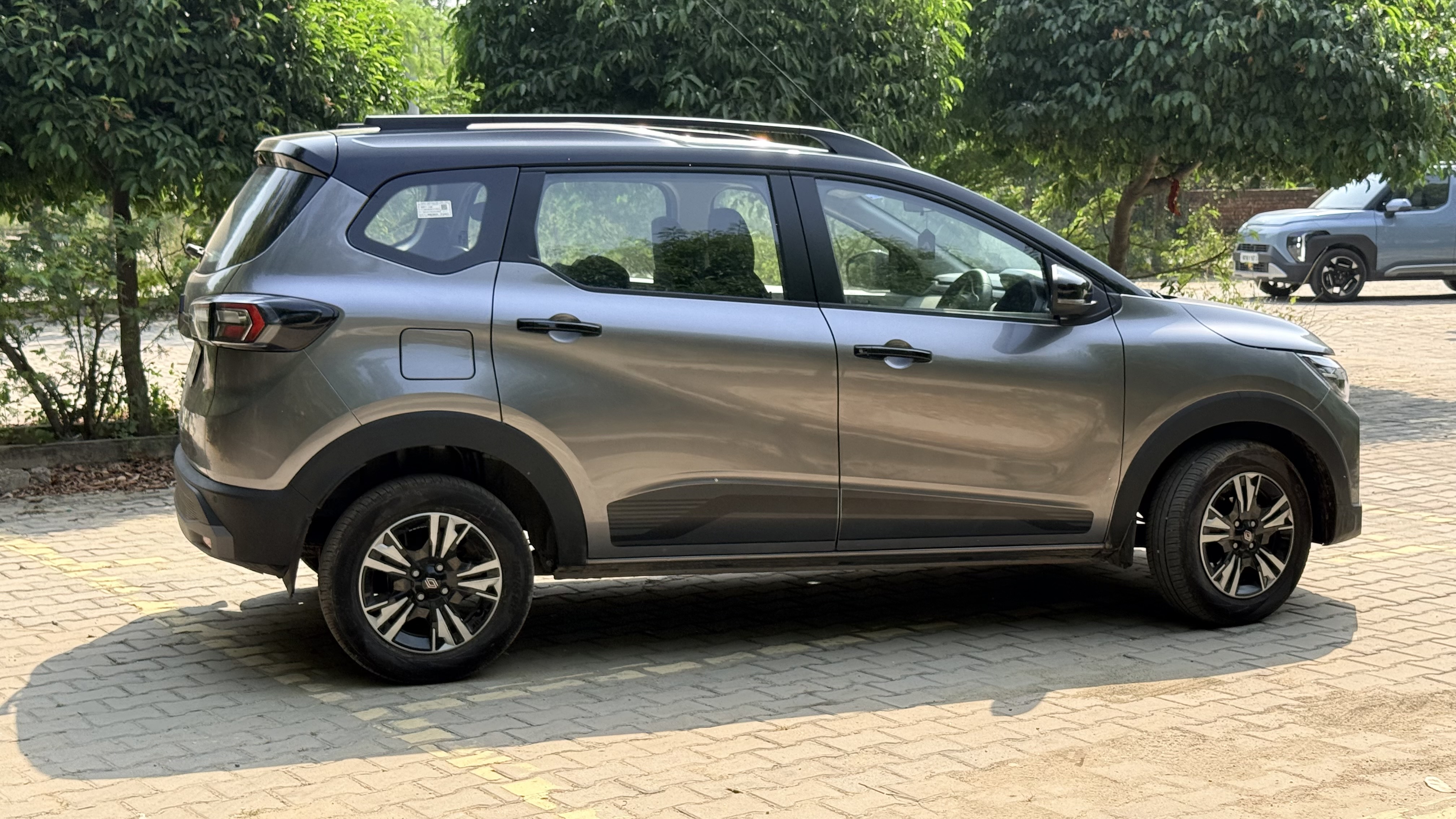 The length of the MPV is 3985 mm. renault triber