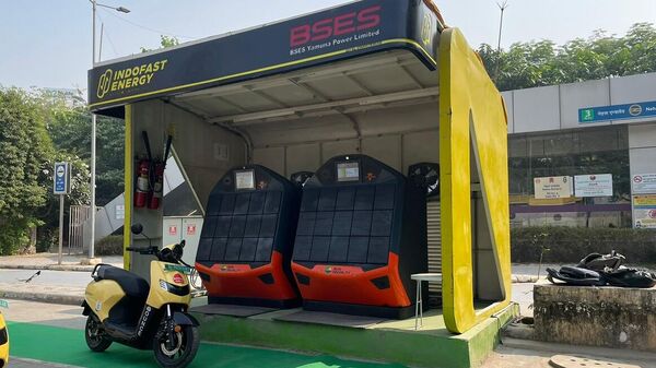 Indofast to add 10,000 battery swap stations as part of ₹10,000 cr expansion