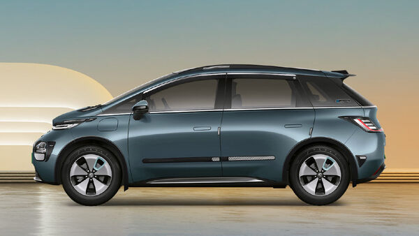 FADA reports 57% EV growth in October; MG and Mahindra make big YoY leaps…