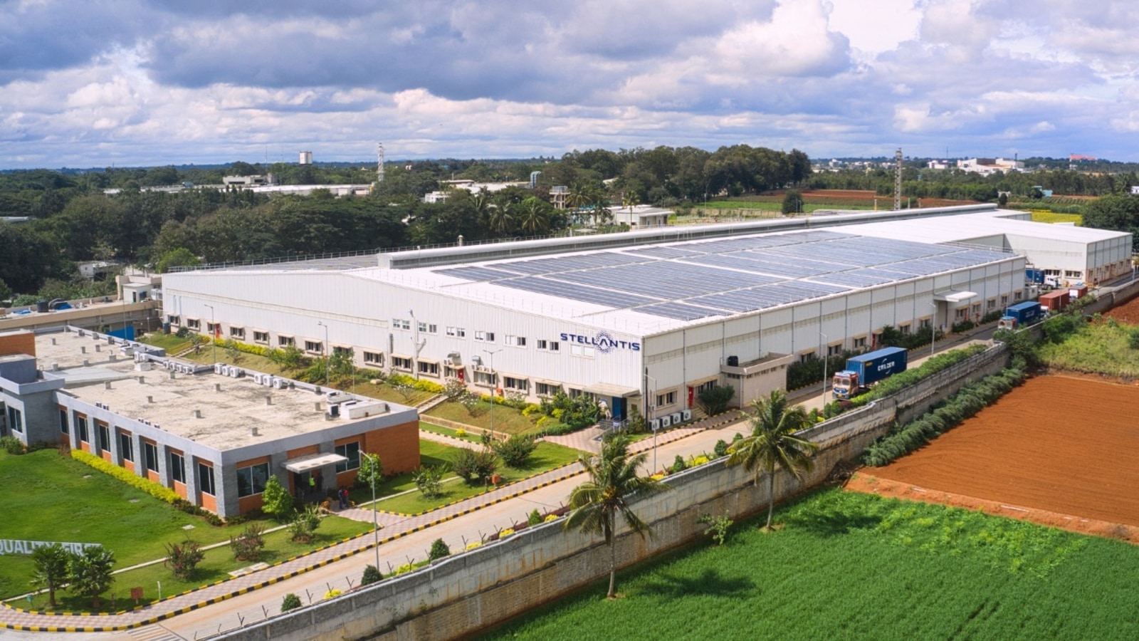 Stellantis’ Hosur plant has become a key global hub for engines and transmissions, driven by high localisation, strong exports and India-led capability building. The facility anchors the group’s powertrain strategy while preparing for a multi-energy future.