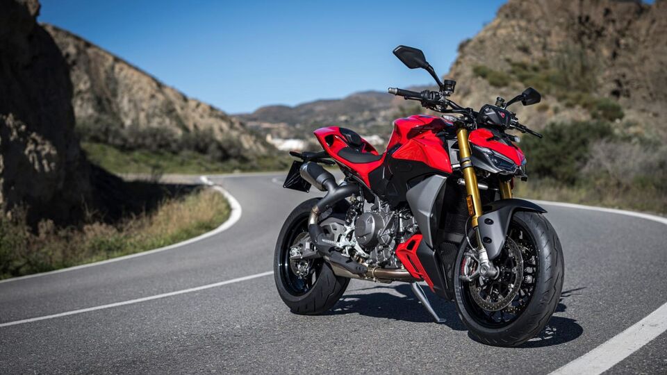Ducati Streetfighter V2