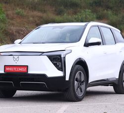 Mahindra XEV 9S perfectly blends practicality with premiumness. 