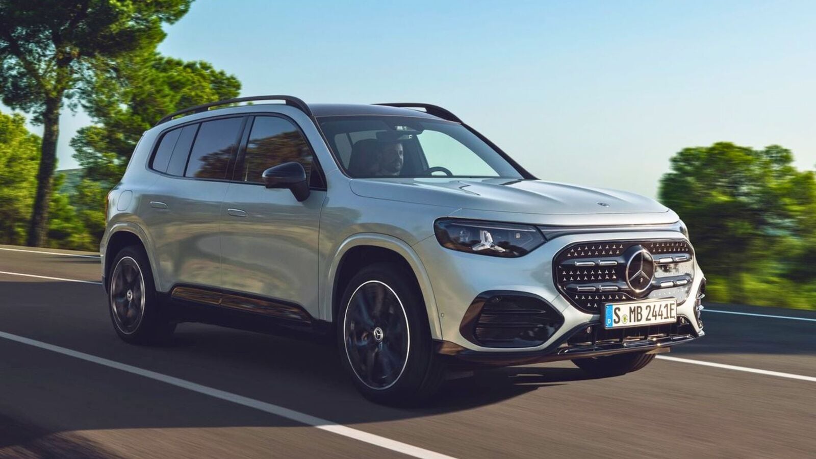 Mercedes-Benz lanza el GLB eléctrico: 630 km de autonomía y diseño innovador.