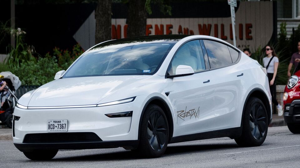 Tesla robotaxi