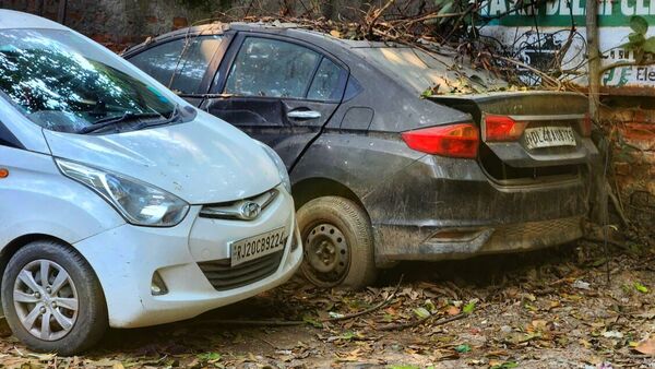 scrap vehicle parking