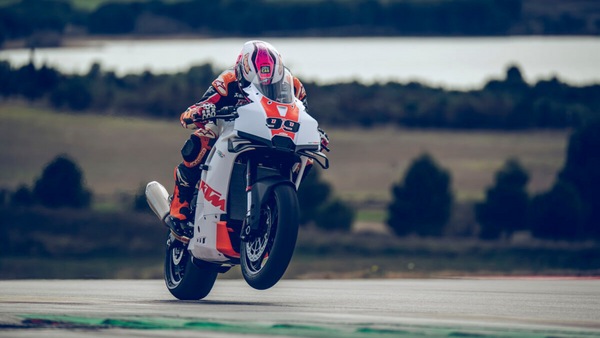 2026 KTM 990 RC R 