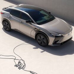 Next-generation Lexus ES comes with a redesigned exterior, larger footprint and an updated technology-focused interior.