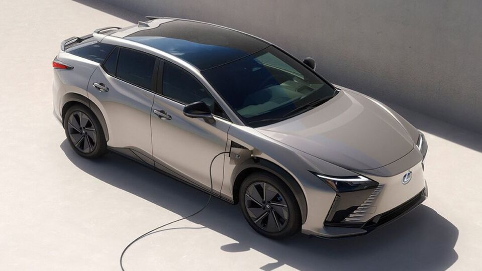 new Lexus ES