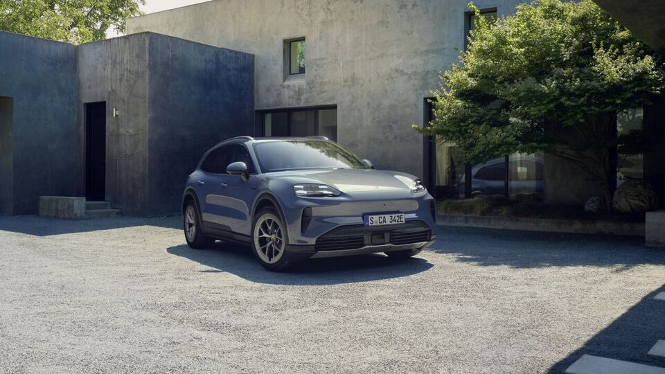 Porsche Cayenne S Electric