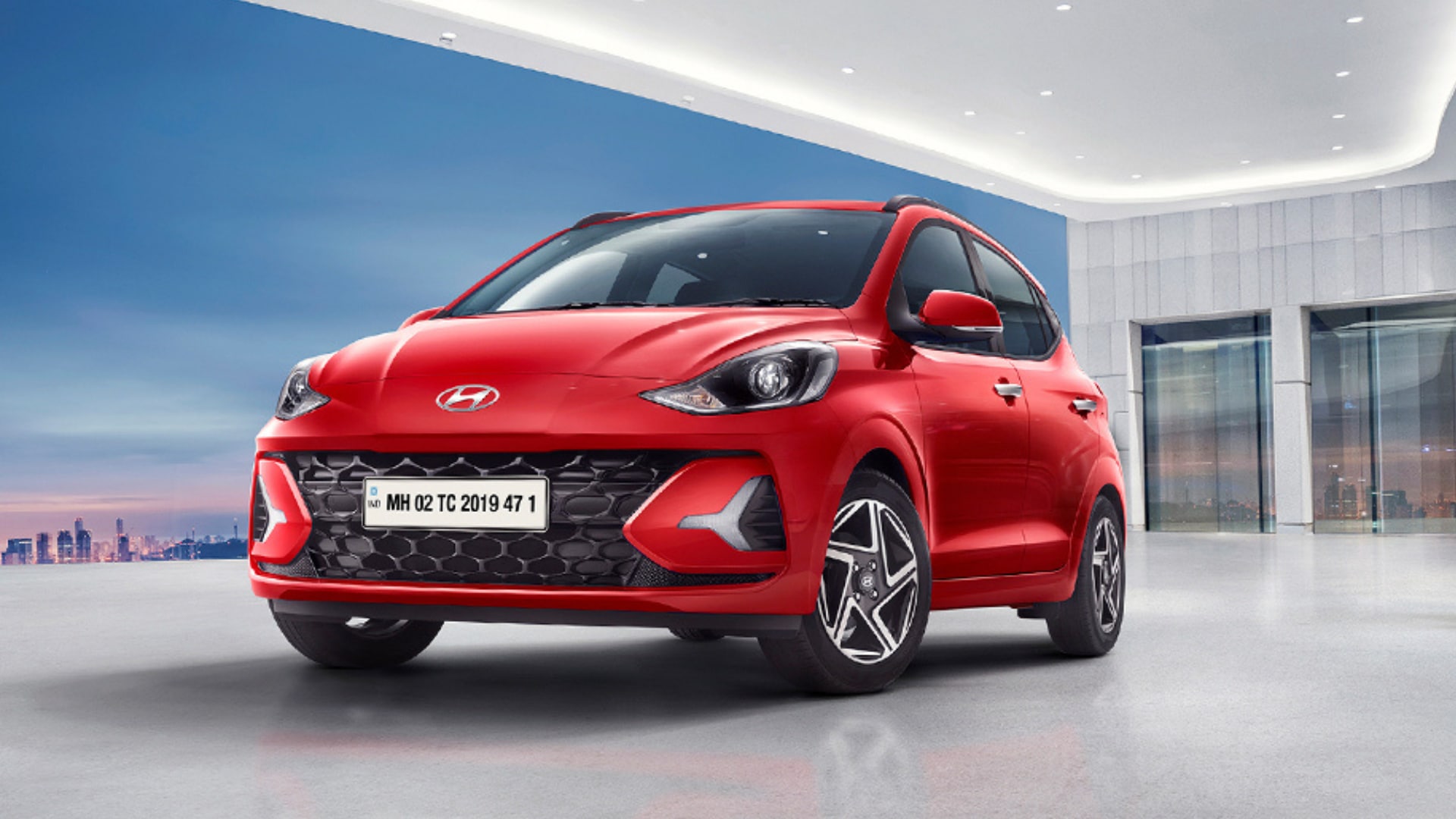 Red Hyundai Grand i10 Nios