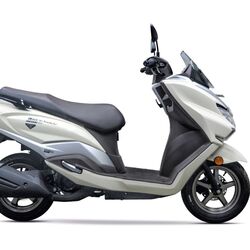 Suzuki Burgman in new Pearl Grace White colour scheme. 