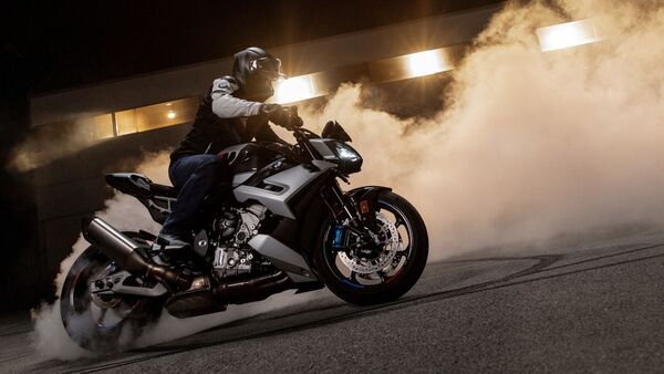 BMW M 1000 R