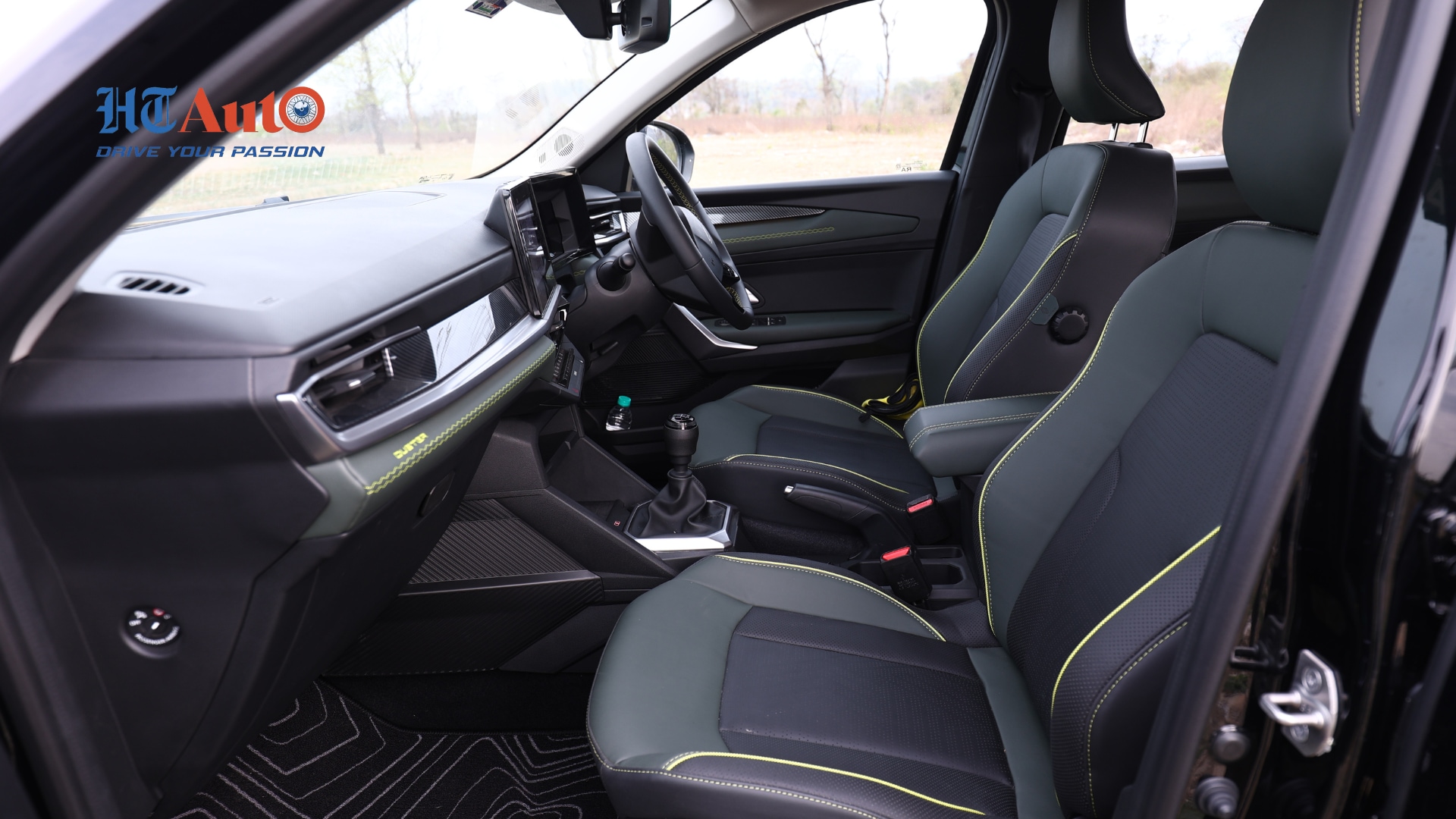 Renault Duster first row