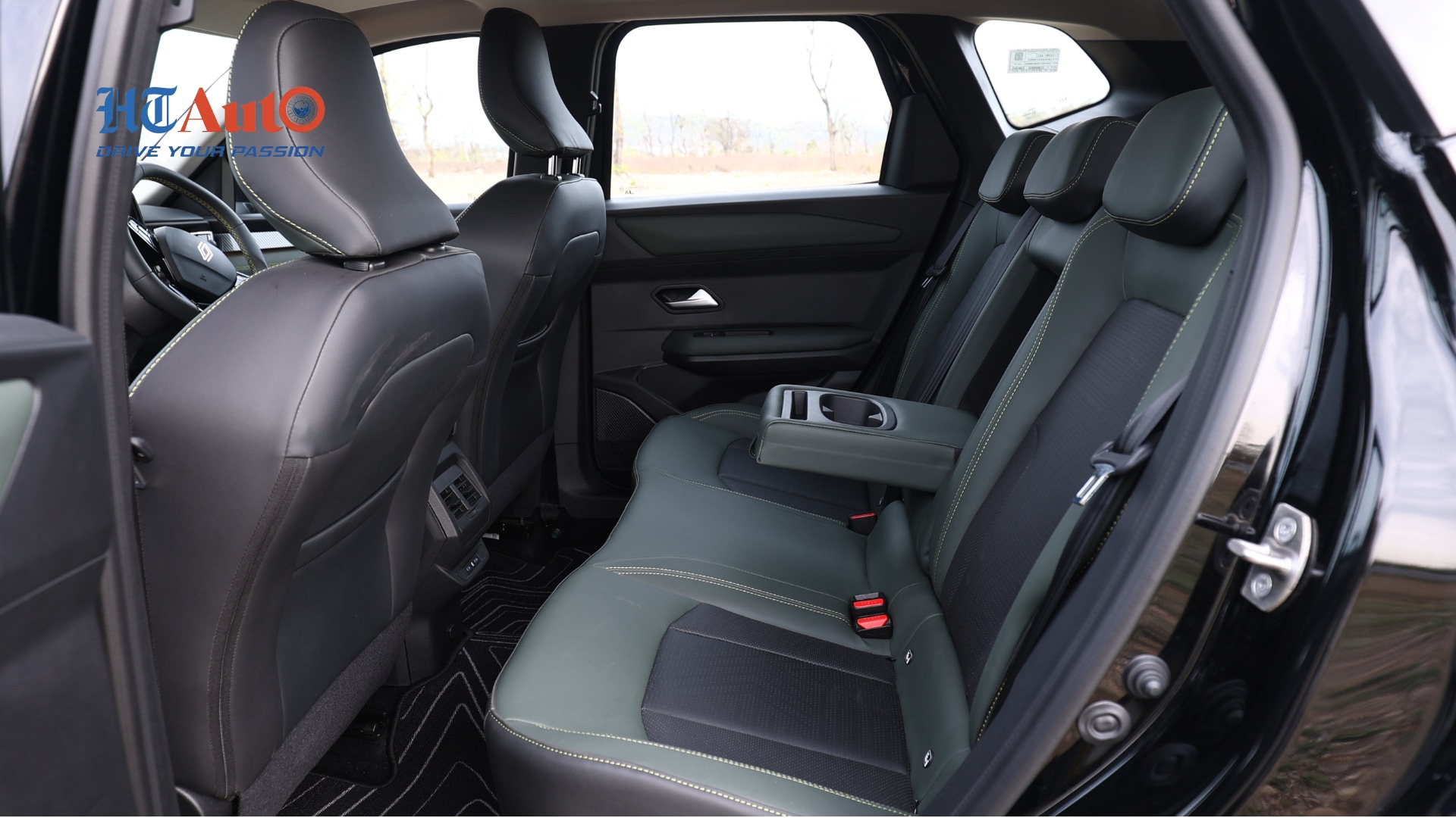 Renault Duster second row 
