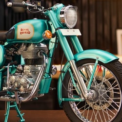 Royal Enfield will sell the scale model in nine colours. The above one is Teal Green. 
