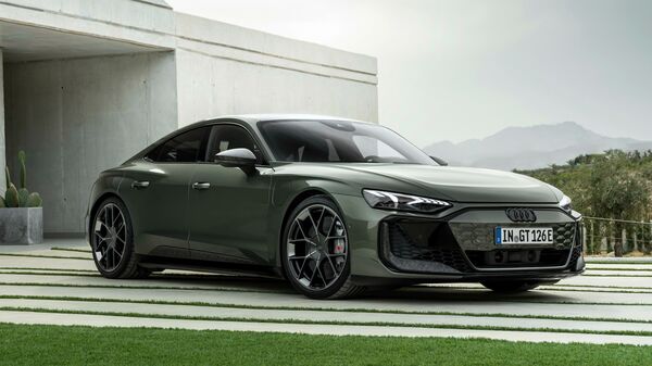 2025 Audi RS e-tron GT Performance
