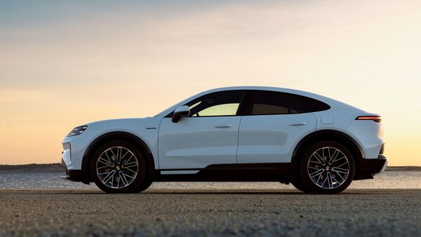 Porsche Cayenne S Coupe EV 