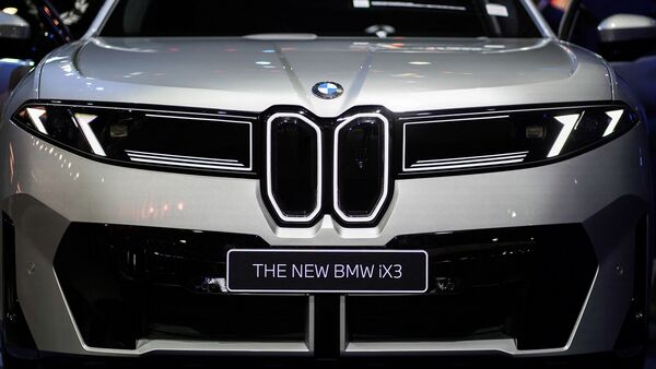 BMW iX3