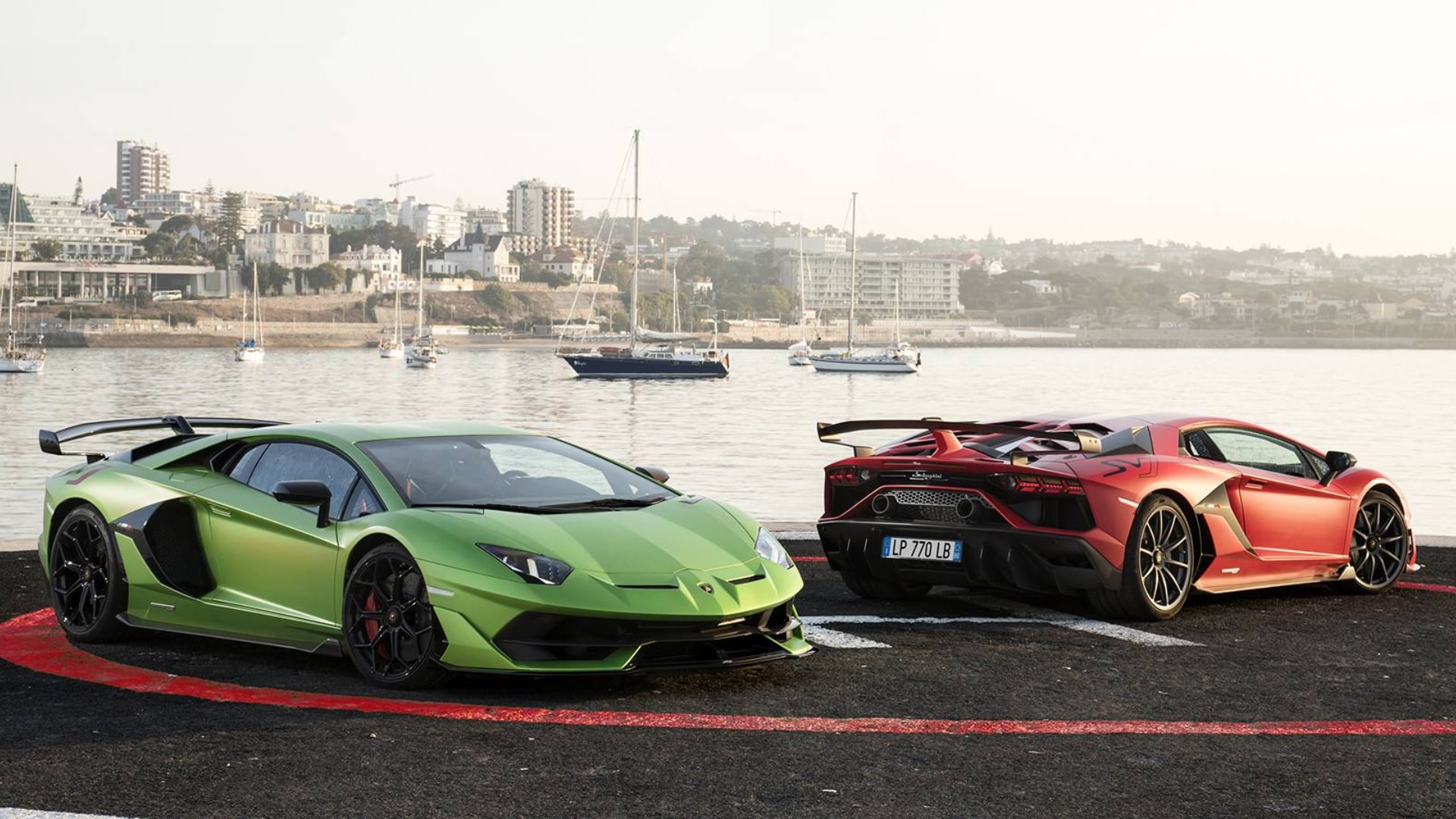 Green Lamborghini Aventador SVJ