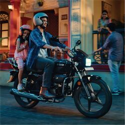 The Splendor is one of the most popular motorcycles when it comes to commuter segment. 