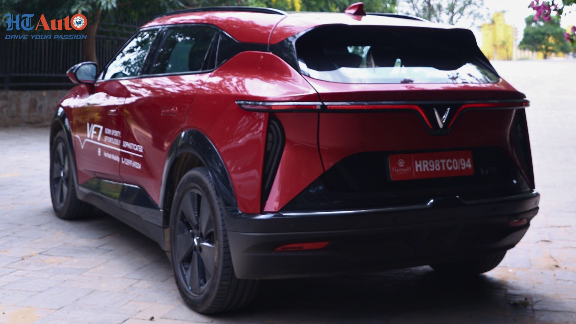 VinFast VF7