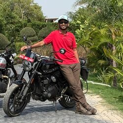 The Tracker 400 takes direct inspiration from the american flat trackers.