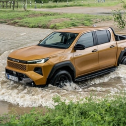 From value-packed to ultra-luxury, these five 4x4 SUVs are the strongest upgrades for Toyota Hilux owners.