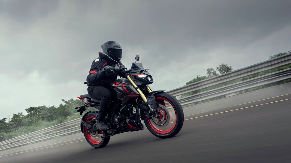Bajaj Pulsar N160 SS