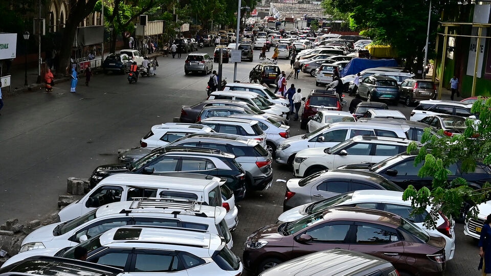 Alternative-fuel cars close in on petrol in India's record July auto retail market; EV sales hit all-time high of 3,27,901 units