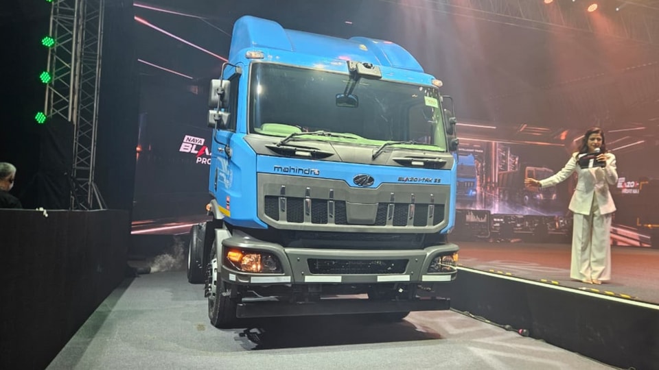 Mahindra Blazo i-Trk