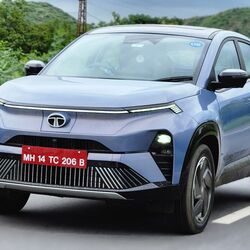 At a ₹20 lakh budget, you no longer face range anxiety as modern electric cars comfortably offer 300 to 450 km of real-world range alongside premium features.