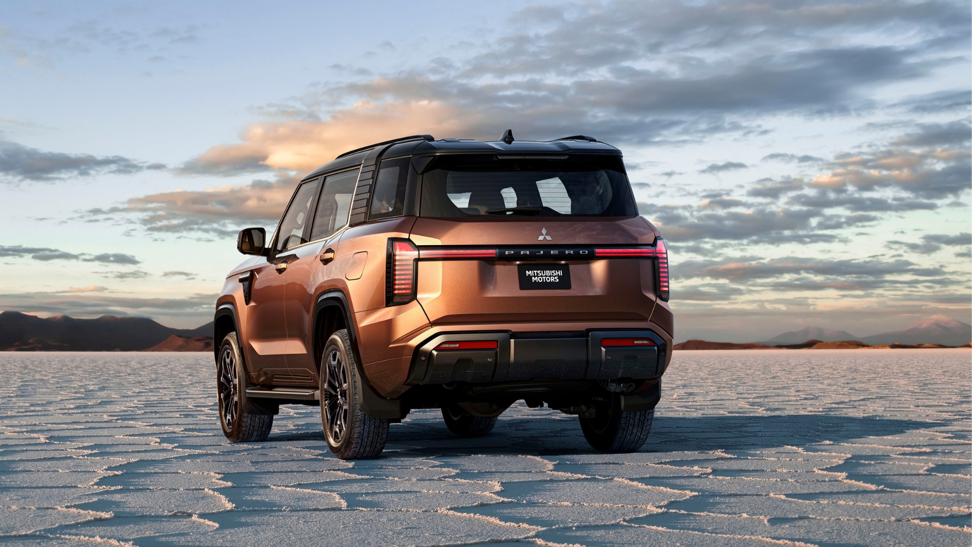 Pajero rear