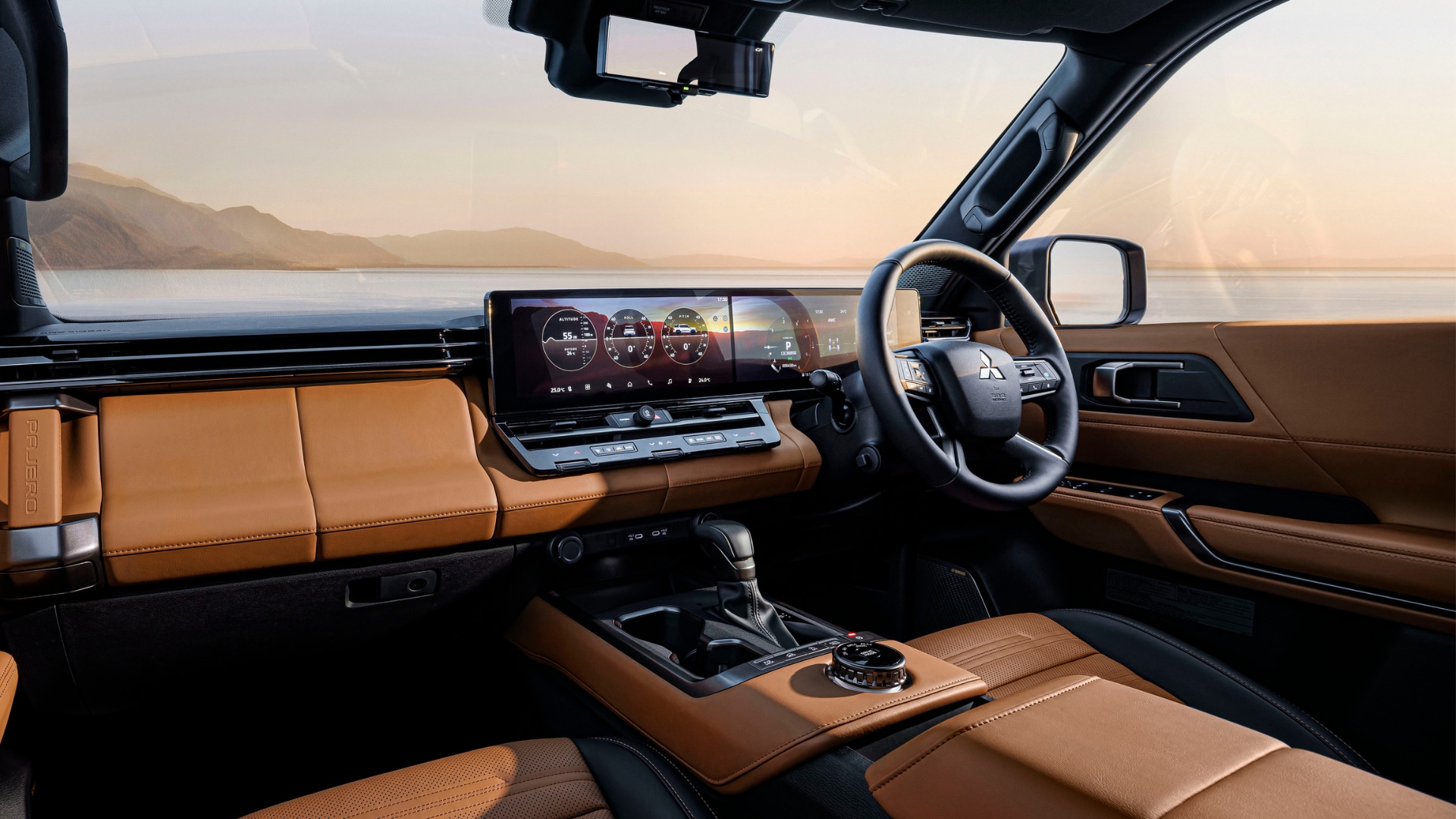 Pajero interior