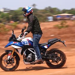 The F 450 GS gives you the full-on GS experience without the bulk that the larger models come with. 