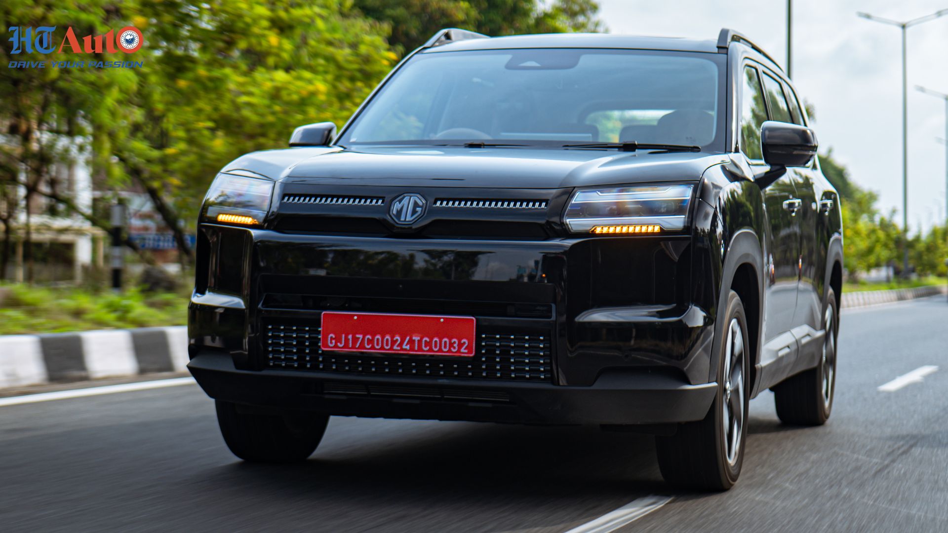 MG Hector Tomahawk EV Driving