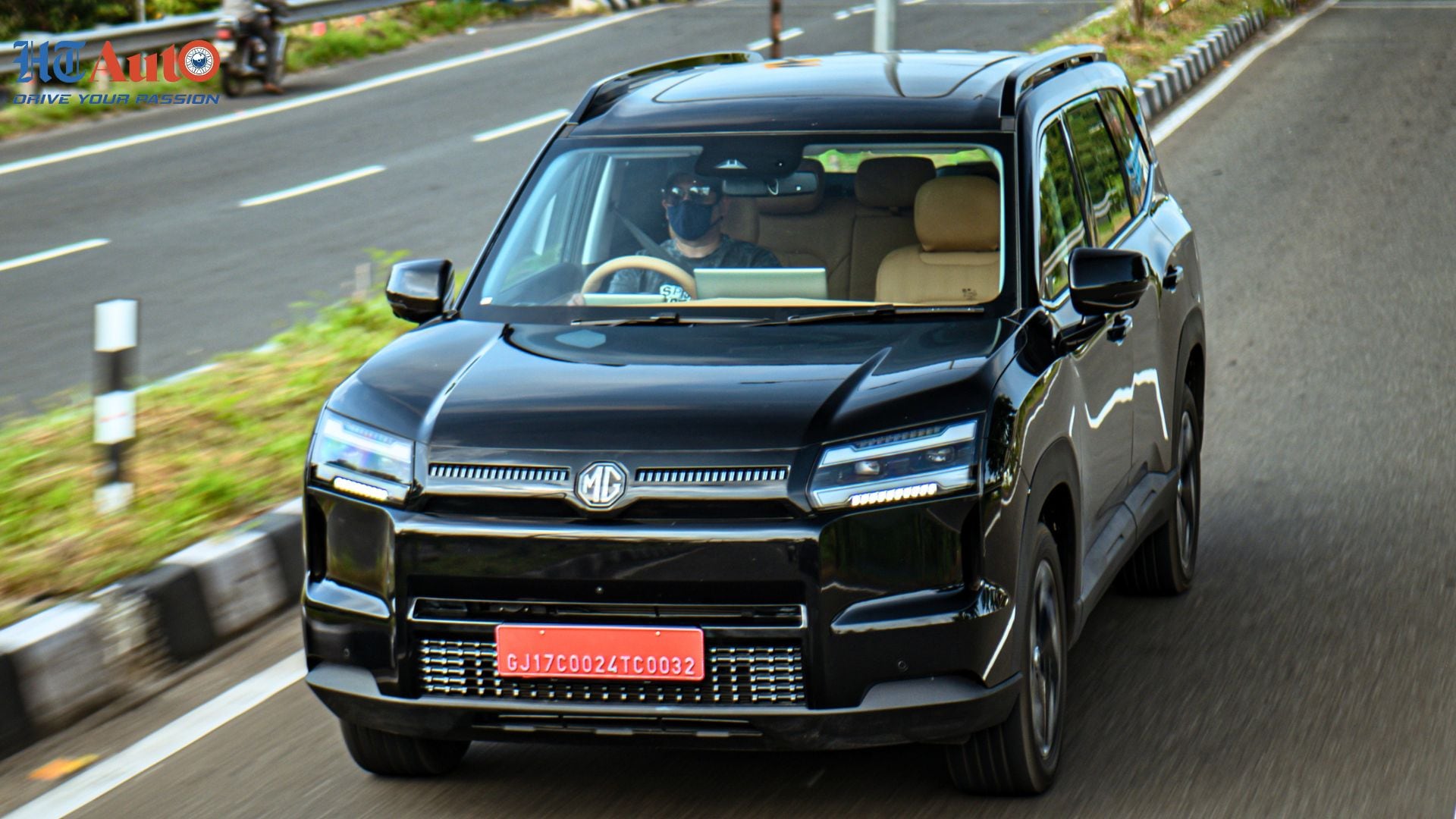 MG Hector Tomahawk EV Images