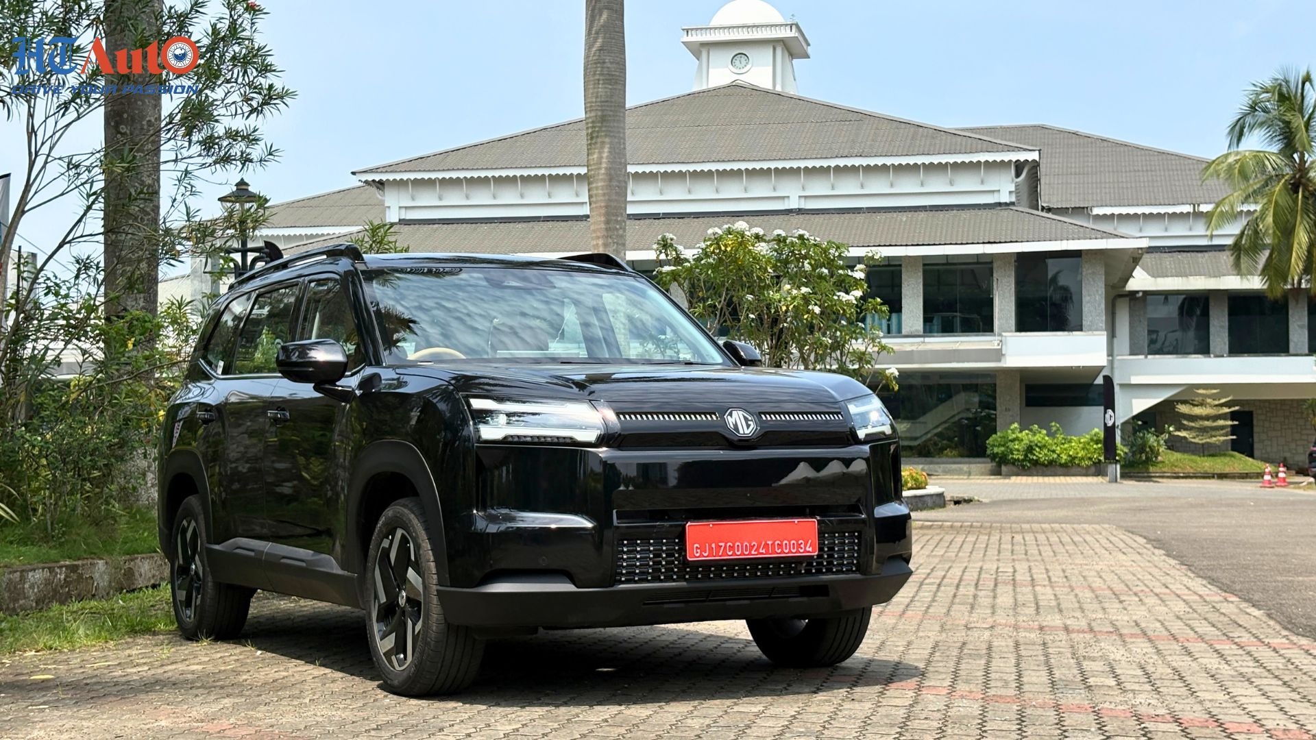 MG Hector Tomahawk EV Front Profile