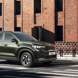 Kia Sonet is one of the most popular models in the Indian sub-compact SUV segment, which can be accessorised with a host of genuine kits.